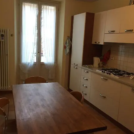Lägenhet Casa Storica Centralissima Di 8 Posti Letto